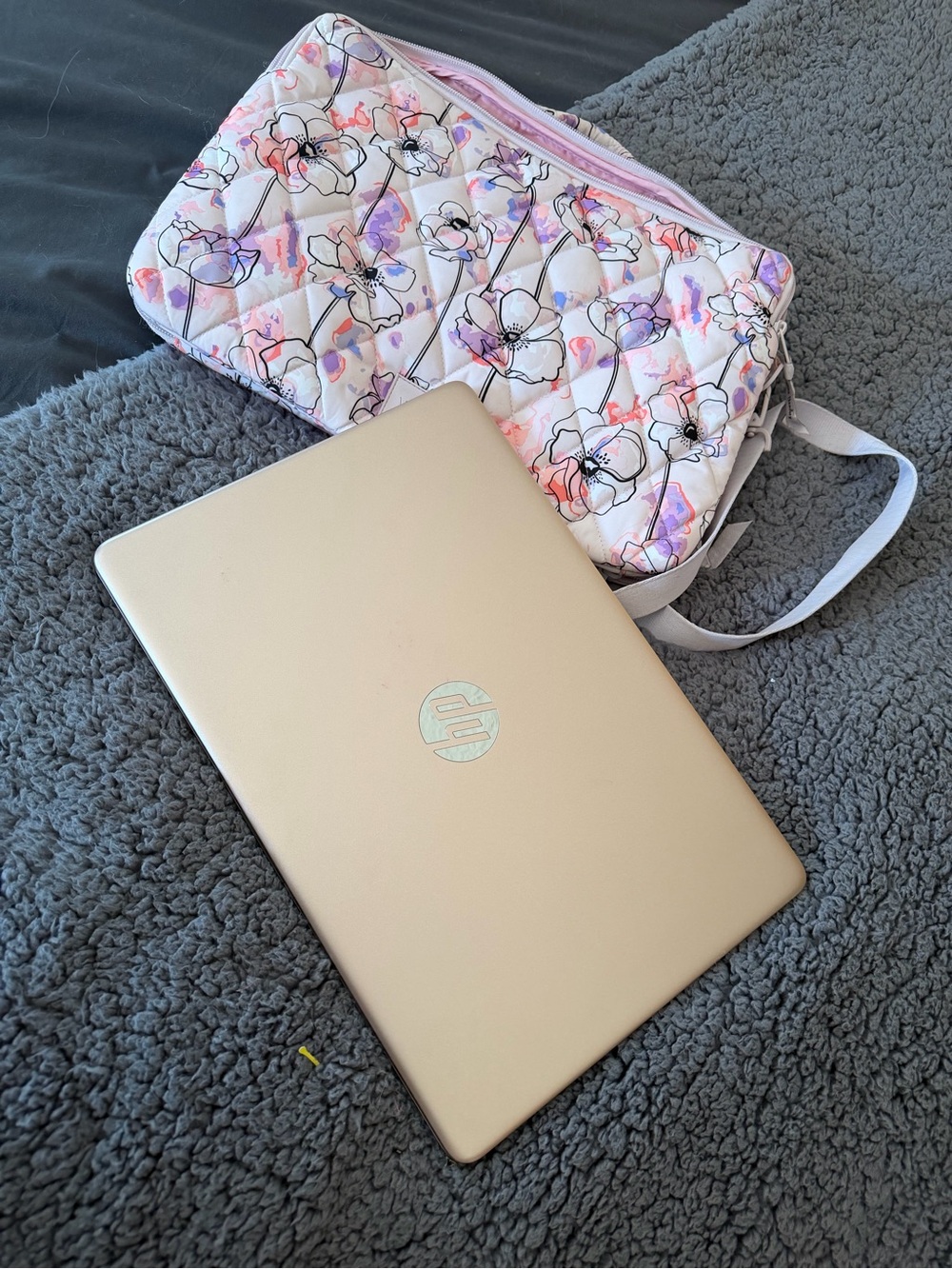 HP Rose Gold Laptop, with floral Vera Bradley laptop case Excellent condition